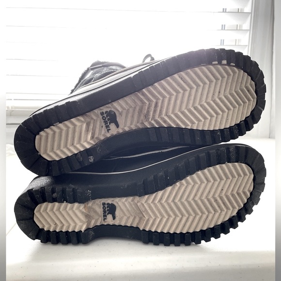 Sorel Waterproof Laced Up Suede Boots - Used a couple of times - Picture 8 of 10